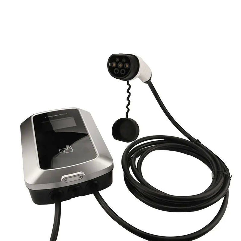Một khẩu súng 16A 32A 4,8 